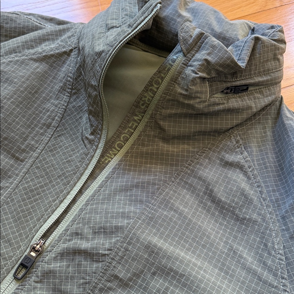 Lululemon Jacket - Picture 4 of 10